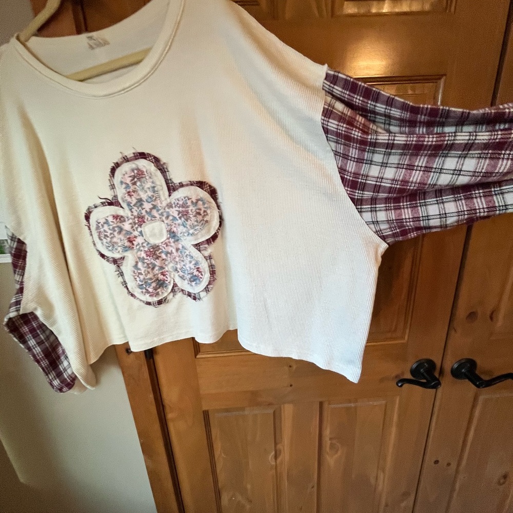 POL Cream Ribbed Knit Top with Burgundy Plaid Sleeves & Floral Applique - Picture 6 of 6